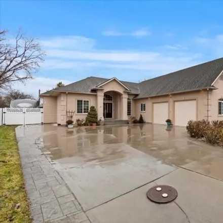 Buy this 3 bed house on 301 Larkspur Court in Caldwell, ID 83605