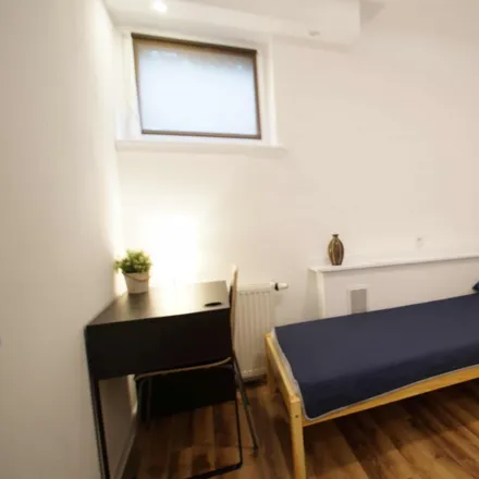 Rent this 7 bed room on Tarninowa 1 in 91-362 Łódź, Poland