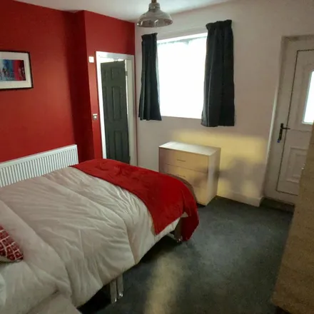 Image 2 - Pindar Street, Barnsley, S70 1XB, United Kingdom - Room for rent