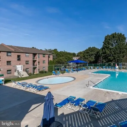 Image 3 - 2463 Pond View Drive, Milltown, East Goshen Township, PA 19382, USA - Condo for sale