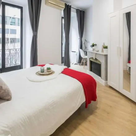 Rent this 8 bed apartment on Dantxari in Calle de Ventura Rodríguez, 8