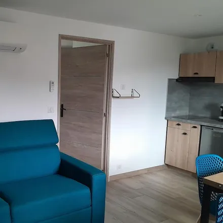 Rent this 1 bed apartment on 07270 Gilhoc-sur-Ormèze