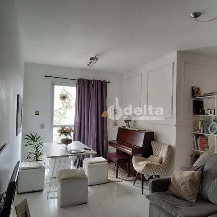 Buy this 2 bed apartment on Avenida Governador Rondon Pacheco in Tabajaras, Uberlândia - MG
