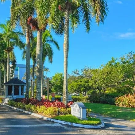 Image 5 - Royal Park Drive, Royal Palm Isles, Broward County, FL 33309, USA - Condo for sale