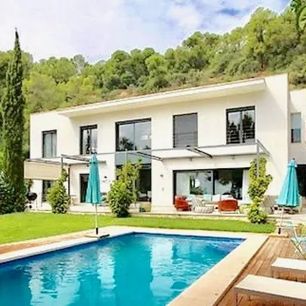 Rent this 4 bed apartment on Carrer de les Flors in 07181 Bendinat, Spain