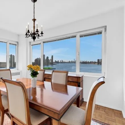 Image 1 - FDR Drive, New York, NY 10155, USA - Apartment for sale