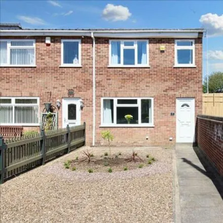 Buy this 3 bed townhouse on Ryemere Close in Eastwood CP, NG16 3PP