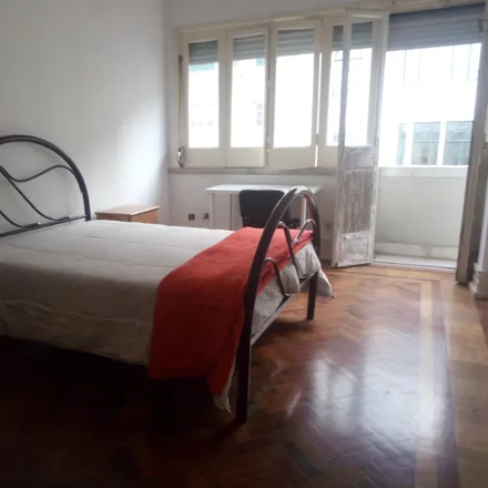 Rent this 7 bed room on Associação Portuguesa de Técnicos de Contas in Rua Rodrigues Sampaio, 1150-281 Lisbon