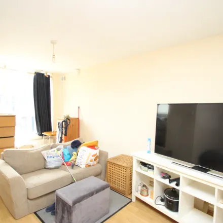 Image 2 - Norfolk House, Wellesley Court Road, London, CR0 1GR, United Kingdom - Apartment for rent