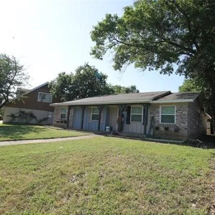 Rent this 3 bed house on 3982 Sun Valley Court in Irving, TX 75062