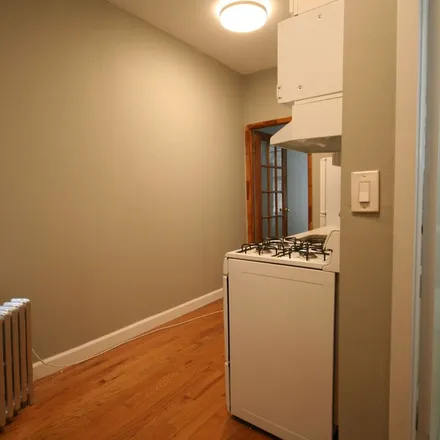 Image 7 - 622 East 11th Street, New York, NY 10009, USA - Apartment for rent