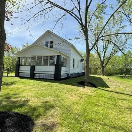 Image 1 - 16 Fairlawn Avenue Southeast, Weathersfield Township, Niles, OH 44446, USA - House for sale