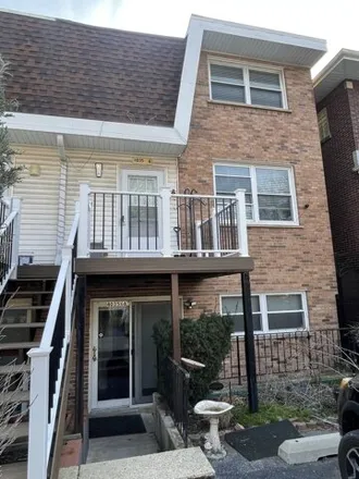 Rent this 1 bed condo on 4035 North Keystone Avenue in Chicago, IL 60641
