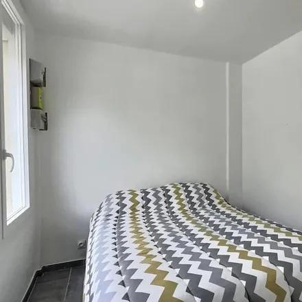 Rent this 2 bed duplex on Valras-Plage in Rue Enseigne de Chauliac, 34350 Valras-Plage