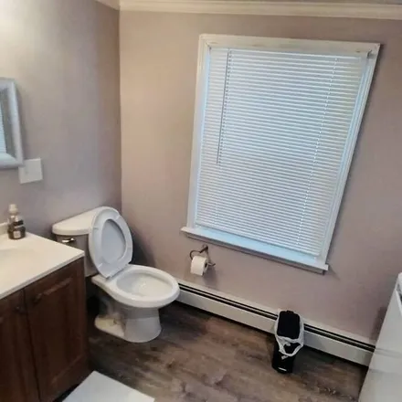 Rent this studio house on East Hartford