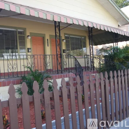 Rent this 1 bed duplex on 1003 E 15th Ave