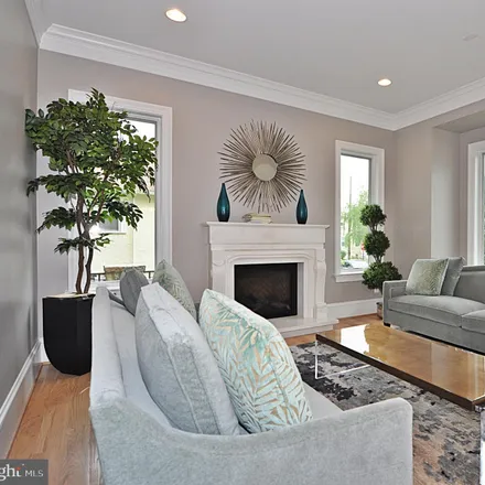 Image 3 - 801 19th Street South, Addison Heights, Arlington, VA 22202, USA - House for rent