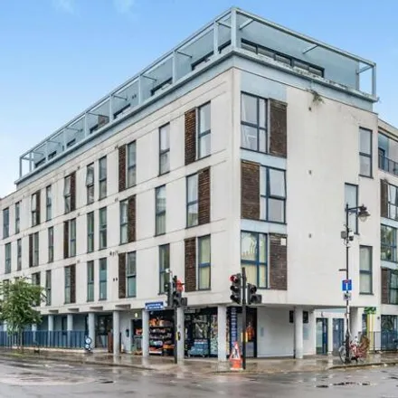 Buy this 1 bed apartment on Park Place in London, N1 3JP