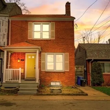 Buy this 2 bed house on 350 Lamont Place in Pittsburgh, PA 15232