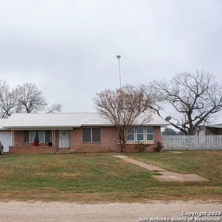 Image 2 - 548 East 8th Avenue, Nixon, TX 78140, USA - House for sale