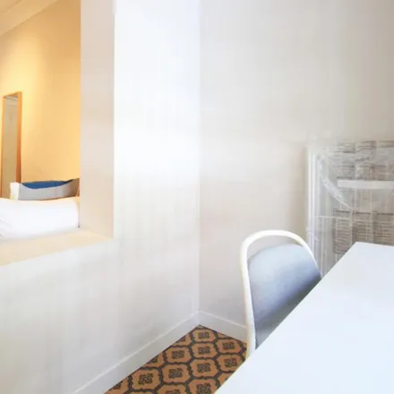 Rent this 9 bed room on Madrid in Calle de Guzmán el Bueno, 89