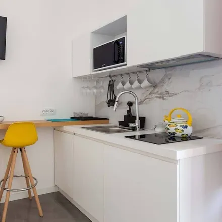 Rent this 2 bed house on Catania