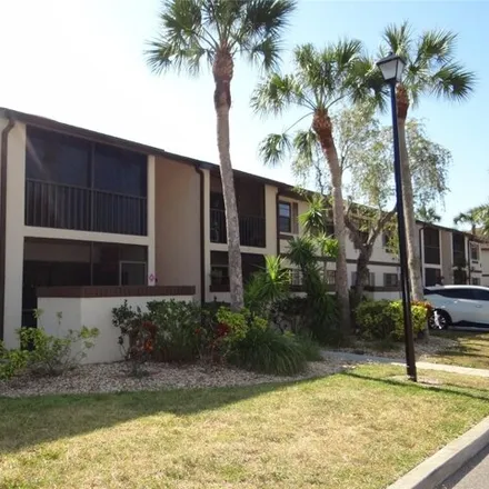 Rent this 2 bed condo on unnamed road in Port Charlotte, FL 33954