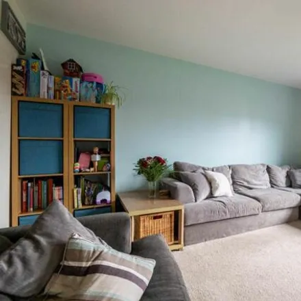 Buy this 3 bed townhouse on Rusthall Close in London, CR0 7YH