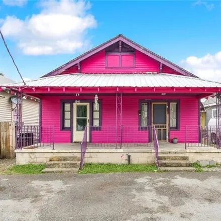 Buy this 2 bed house on 525 Jung Boulevard in Marrero, LA 70072