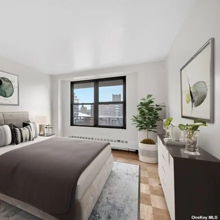 Image 5 - 61-55 98th Street, New York, NY 11374, USA - Apartment for sale