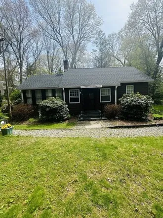 Buy this 2 bed house on 36 Bushnell Lane in Clinton, CT 06413