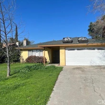 Buy this 3 bed house on 712 Andrea Avenue in Bakersfield, CA 93307