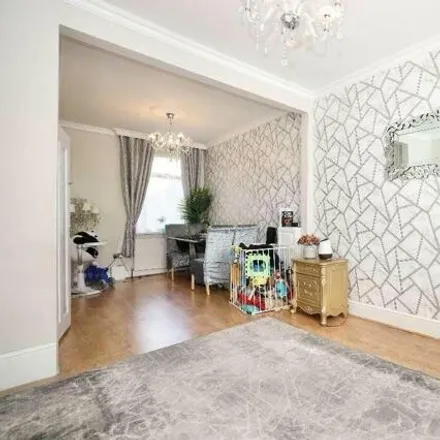 Buy this 3 bed townhouse on Brunel Road in Chigwell, IG8 8BE