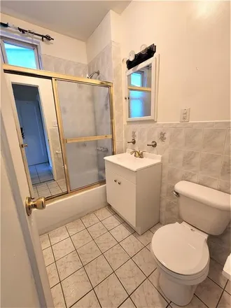 Image 7 - 299 East 46th Street, New York, NY 11203, USA - Townhouse for rent