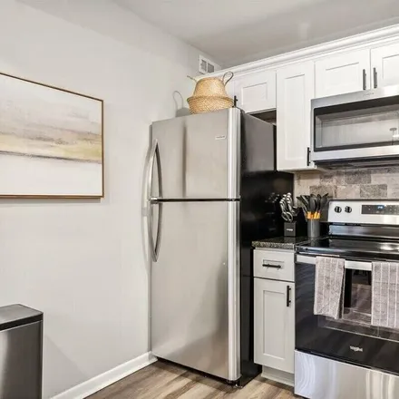 Rent this studio apartment on Hampton