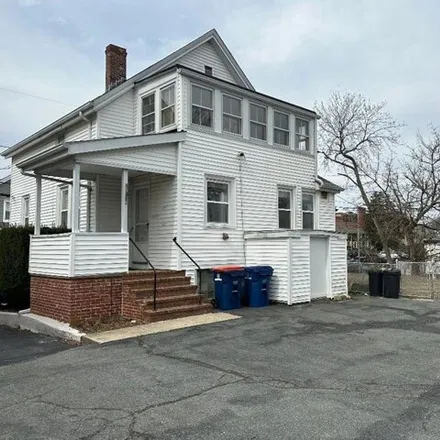 Image 2 - 392 Reed Street, New Bedford, MA 02740, USA - House for sale