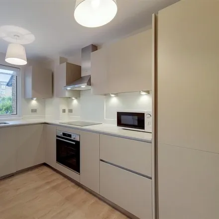 Rent this 3 bed apartment on Chesterton Square in Pembroke Road, London