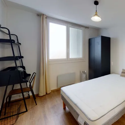 Rent this 2 bed room on 8 Rue René Duguay-Trouin in 31400 Toulouse, France