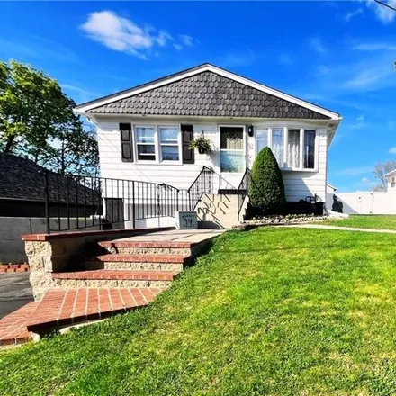 Buy this 3 bed house on 19 Freehold Avenue in Cranston, RI 02920