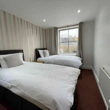 Image 2 - Sussex Gardens, London, NW1 5RE, United Kingdom - Apartment for rent