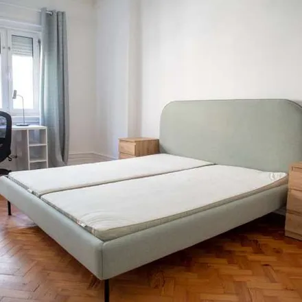 Rent this 9 bed apartment on Pataca in Rua Rodrigo da Fonseca, 1070-241 Lisbon