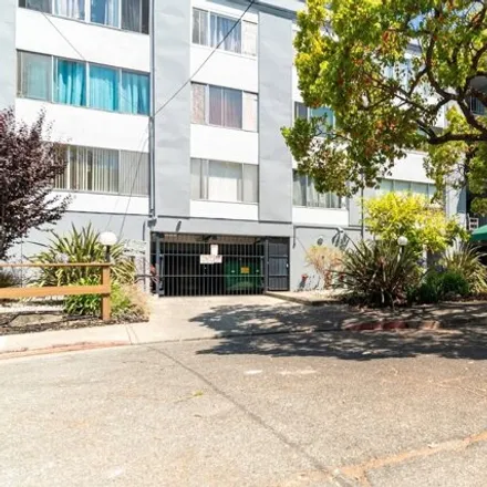 Image 2 - 455 Crescent St, Oakland, California, 94610 - Condo for sale