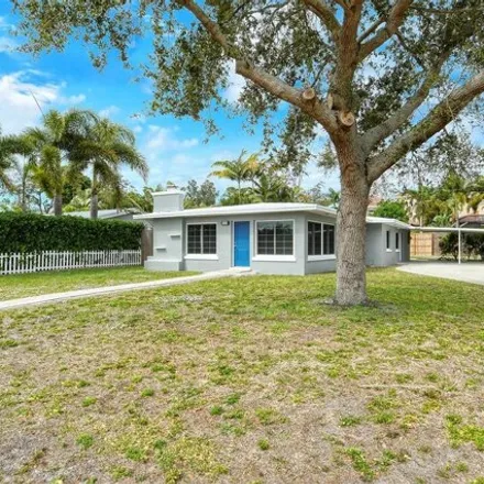 Rent this 3 bed house on 1709 Livingstone Street in Vamo, Sarasota County