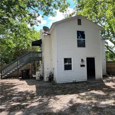 Buy this studio house on 1233 Centre Avenue in Portsmouth, VA 23704