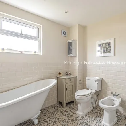 Image 7 - Chasefield Road, London, SW17 8HH, United Kingdom - House for rent