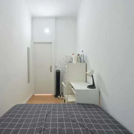 Rent this 3 bed room on Avenida António de Serpa 26 in 1069-199 Lisbon, Portugal