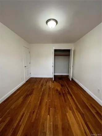 Image 7 - 4385 Wickham Avenue, New York, NY 10466, USA - House for rent