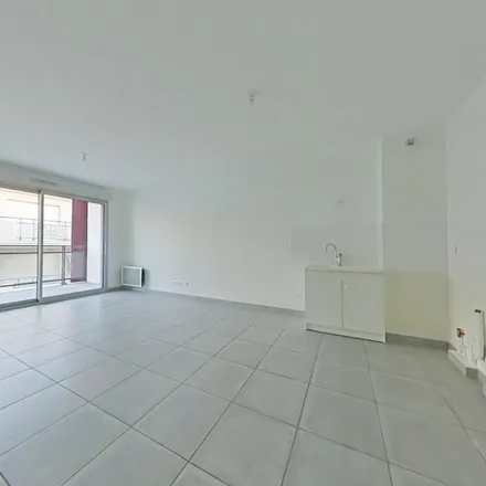 Rent this 2 bed apartment on 207 Avenue du Général Leclerc in 06700 Saint-Laurent-du-Var, France