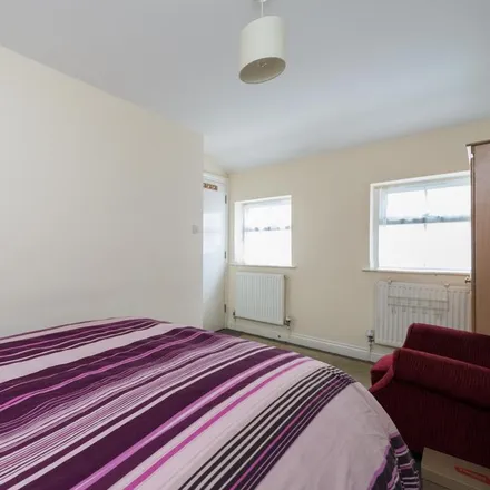 Image 5 - Griffin Road, Glyndon, London, SE18 7AY, United Kingdom - Apartment for rent