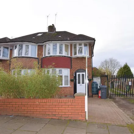 Rent this 3 bed duplex on Falconhurst Road in Metchley, B29 6SD